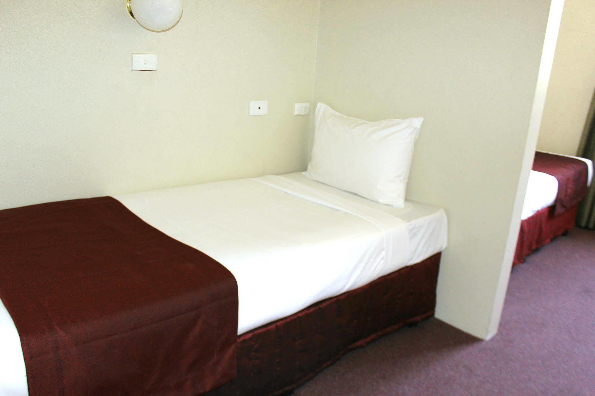 Commodore Motor Inn Albury Eksteriør billede